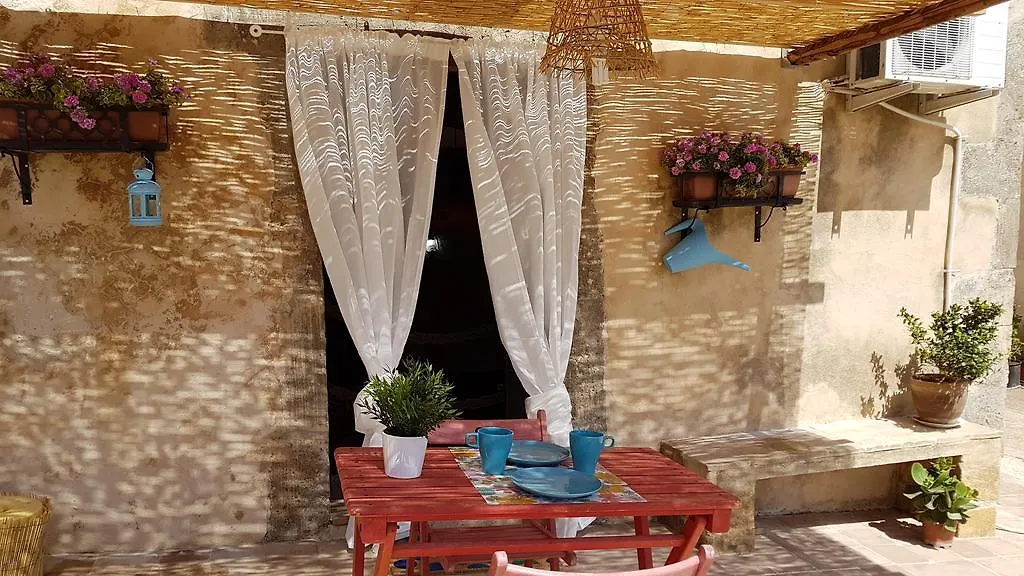 Il Nido Guest House La Banca Italy